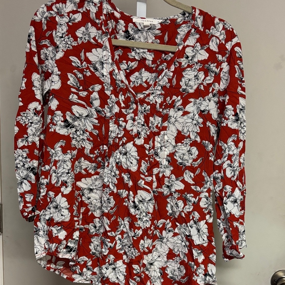 NWOT Floral Red Women's Top